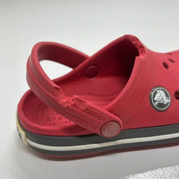 Kids Crocs red with white stripe size 8 - Picture 11 of 12